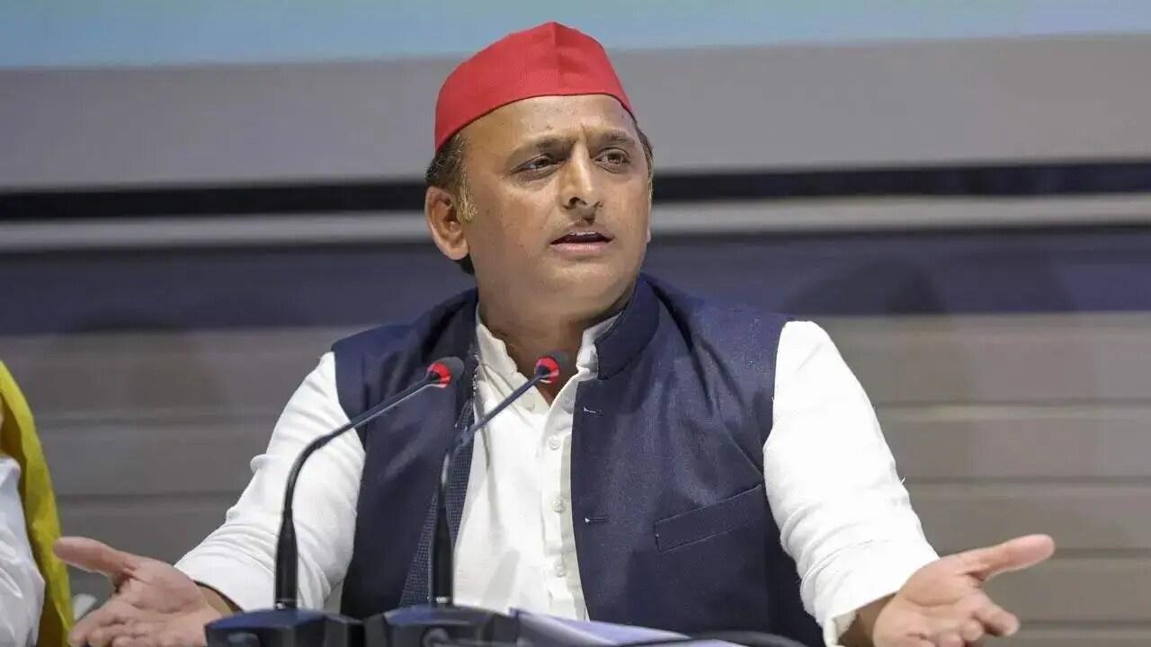 یوپی میں مہنگائی و بے روزگاری سے عوام پریشان، یوگی حکومت پر اکھلیش کا نشانہ