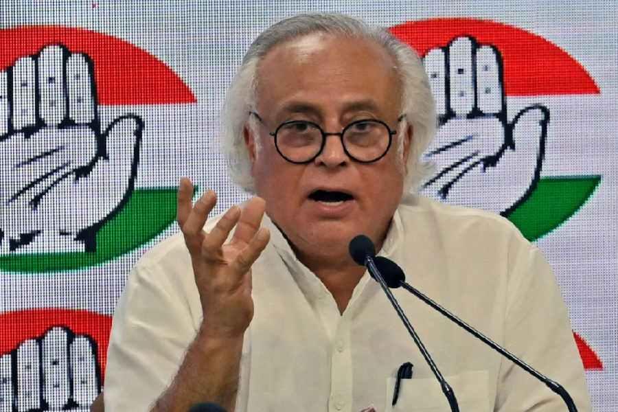 مودی بین الاقوامی اداروں پر ٹرمپ کی زبان بول رہے ہیں، دوست نوازی میں حدیں پار کر رہے ہیں: کانگریس