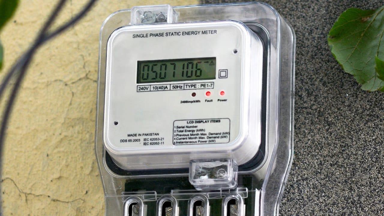 کرناٹک میں اسمارٹ میٹرز کی تنصیب: BESCOM نے شفافیت کے ساتھ قیمتوں کے ڈھانچے کو بنایا یقینی