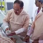 حکومت کی یقین دہانی کے بعد سونم وانگچک کی بھوک ہڑتال ختم، تاہم کاکروچ پارٹی کااحتجاج جاری رکھنے کا اعلان