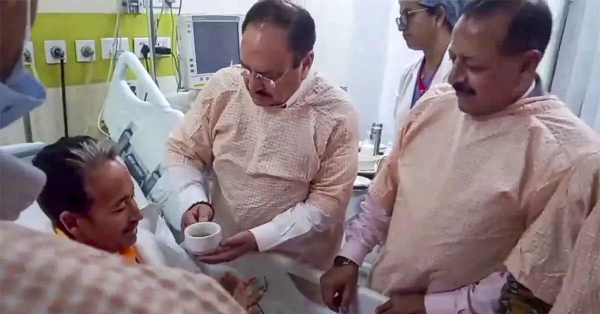 حکومت کی یقین دہانی کے بعد سونم وانگچک کی بھوک ہڑتال ختم، تاہم کاکروچ پارٹی کااحتجاج جاری رکھنے کا اعلان