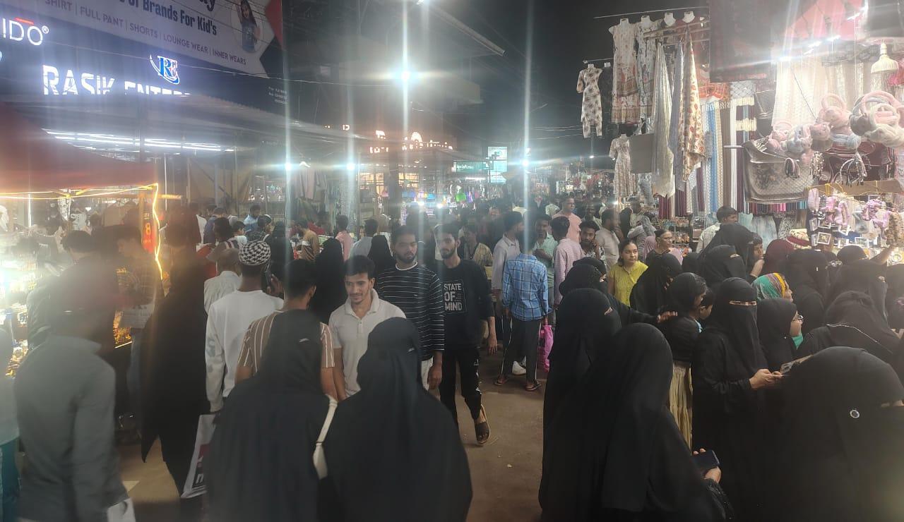 بھٹکل: رمضان بازار میں غیر معمولی رونق؛ عید کی تیاریاں عروج پر، سماجی ہم آہنگی کی عمدہ مثال