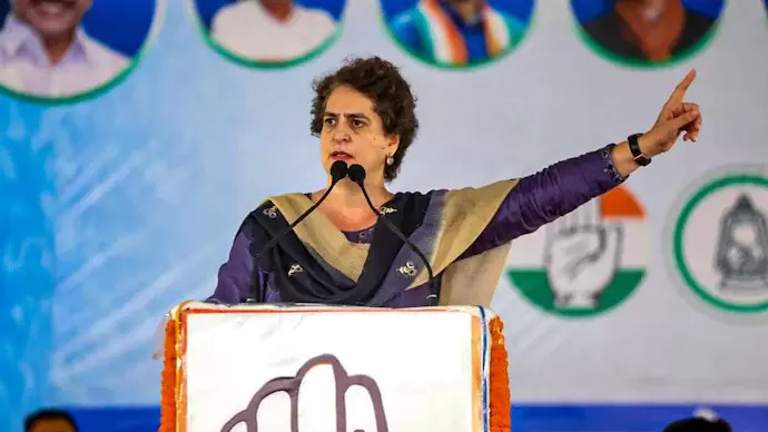 ملک میں ووٹ چوری کے ذریعے جمہوریت کو کمزور کیا جا رہا ہے: پرینکا گاندھی