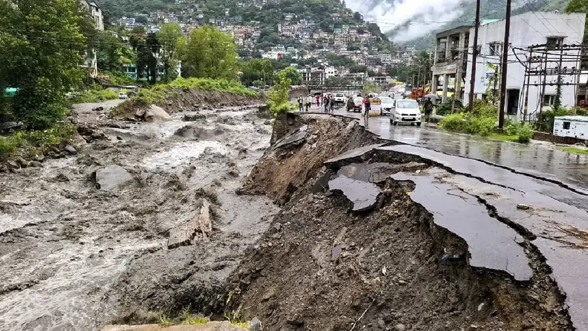 ہماچل پردیش میں تباہ کن بارشیں اور لینڈسلائیڈ: 360 اموات، ہزاروں سڑکیں و بجلی ٹرانسفارمر متاثر
