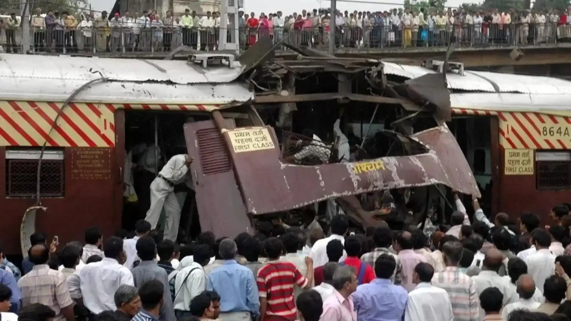 2006 ممبئی ٹرین دھماکہ کیس: بامبے ہائی کورٹ کا بڑا فیصلہ، 12 ملزمین بری، فوری رہائی کا حکم