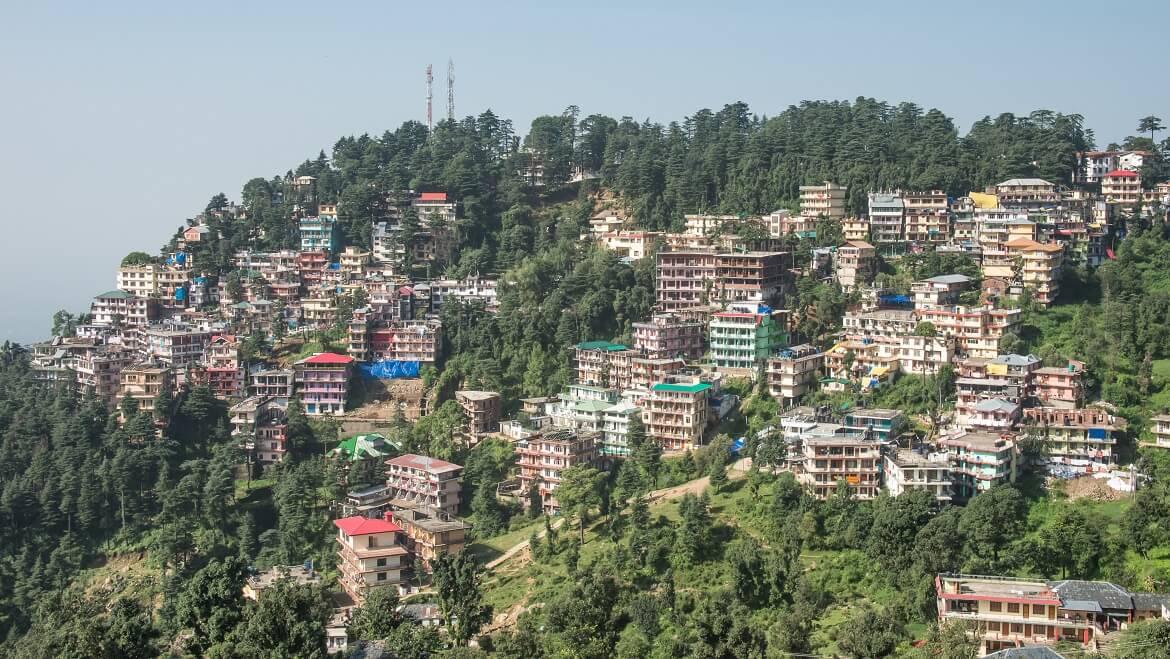 میکلوڈ گنج میں زمین دھنسنے کا خطرہ، دھرمشالہ روٹ پر کئی مقامات پر دراڑیں نمایاں