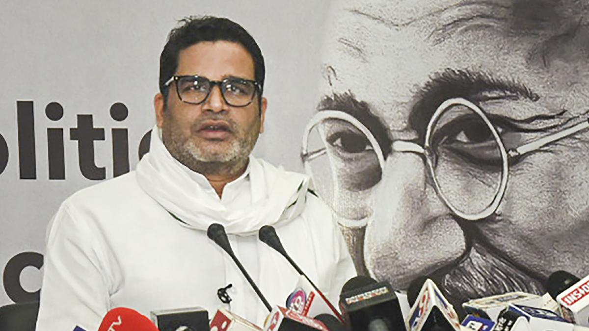 ووٹر لسٹ نظرثانی پر سیاسی ہنگامہ: لالو یادو کا آر ایس ایس و الیکشن کمیشن پر حملہ، پرشانت کشور نے بھی اٹھائے سوالات