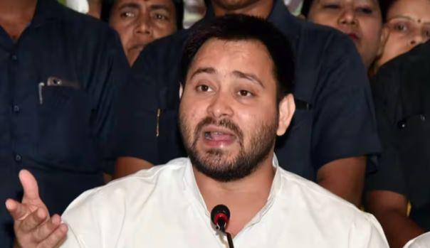 وزیر اعظم امریکہ کے اشاروں پر ناچ رہے ہیں: تیجسوی یادو کا ٹرمپ کے ٹیرف پر طنز